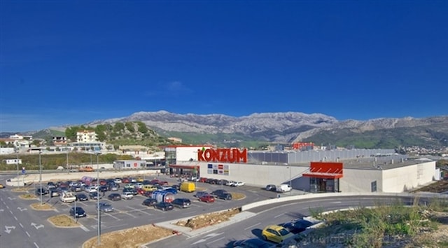 SUPERKONZUM „Sirobuja“, Split